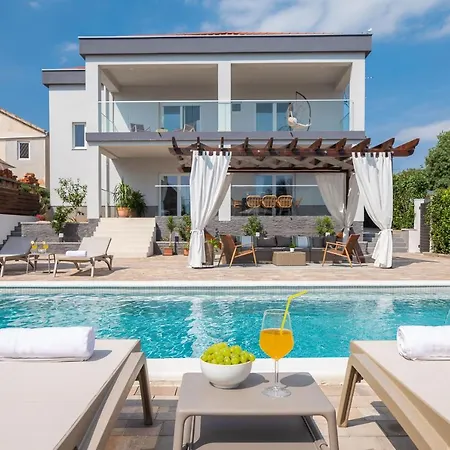Villas Pakostane * Пакоштане