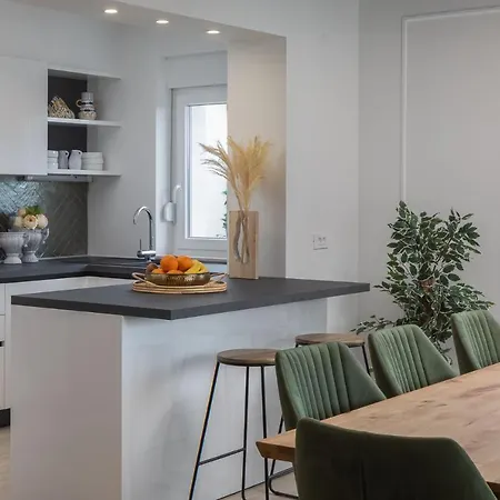 Villas Pakostane ヴィラ