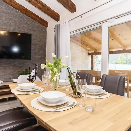 ヴィラ Villas Pakostane Pakoštane