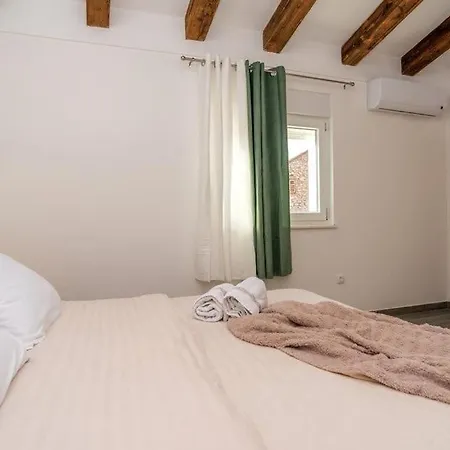 ヴィラ Villas Pakostane