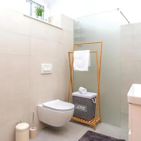 Villas Pakostane *