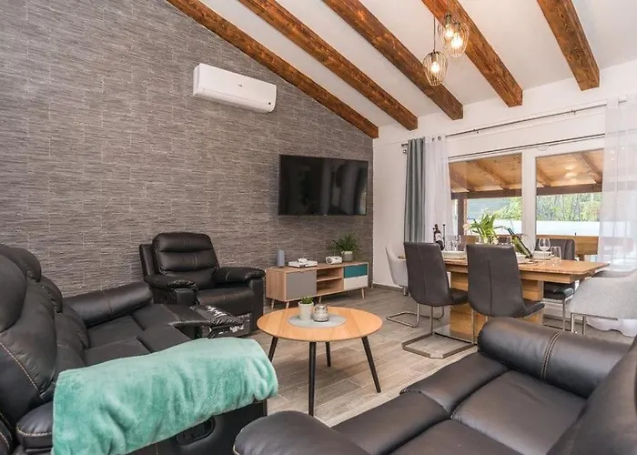 Villas Pakostane וילה *